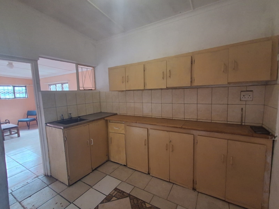 To Let 1 Bedroom Property for Rent in Summerpride Eastern Cape